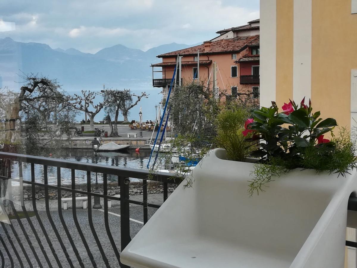 Suite La Castellana Torri Del Benaco Exterior foto
